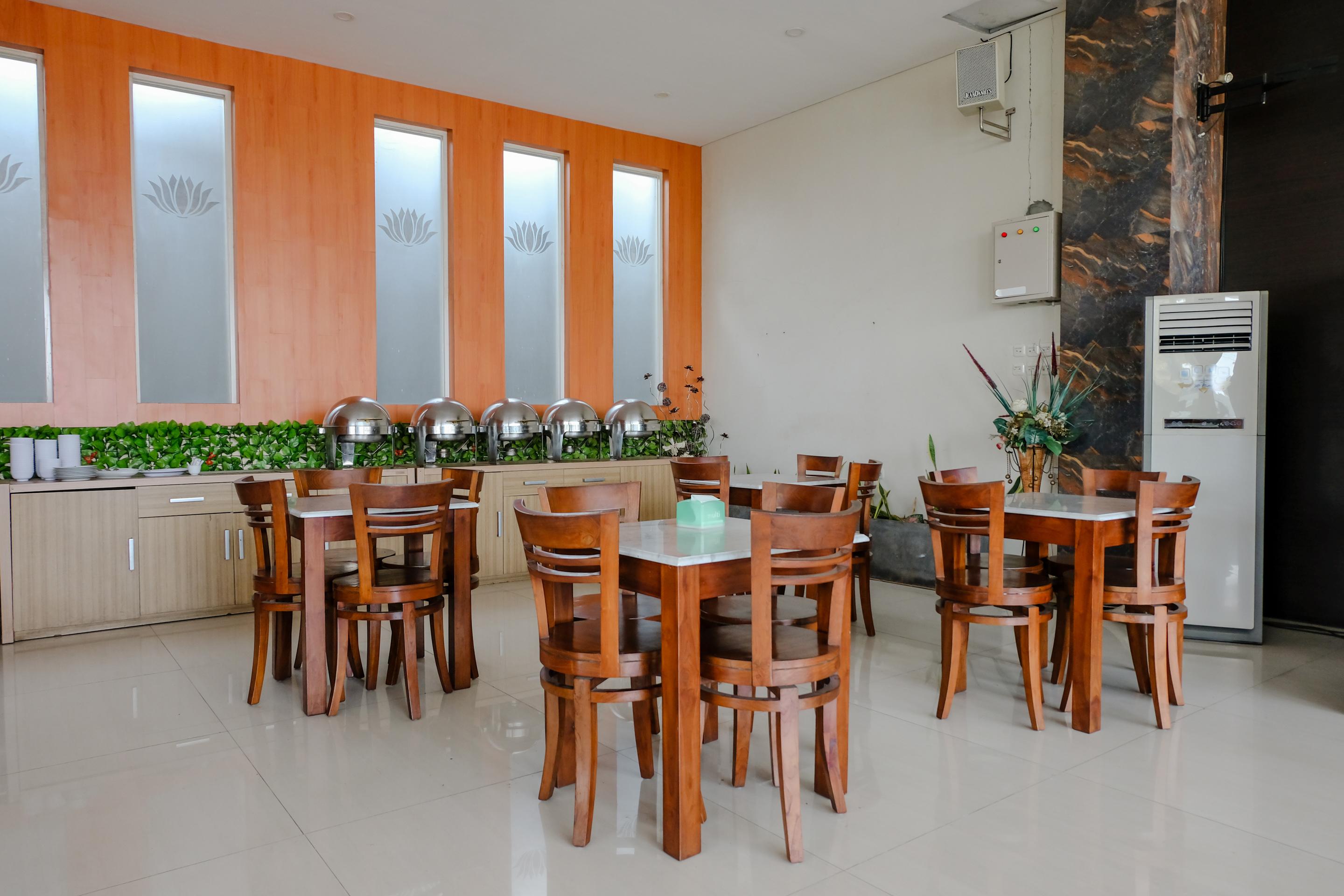 Super Oyo Townhouse Oak Series Style Hotel Jembel Exterior foto